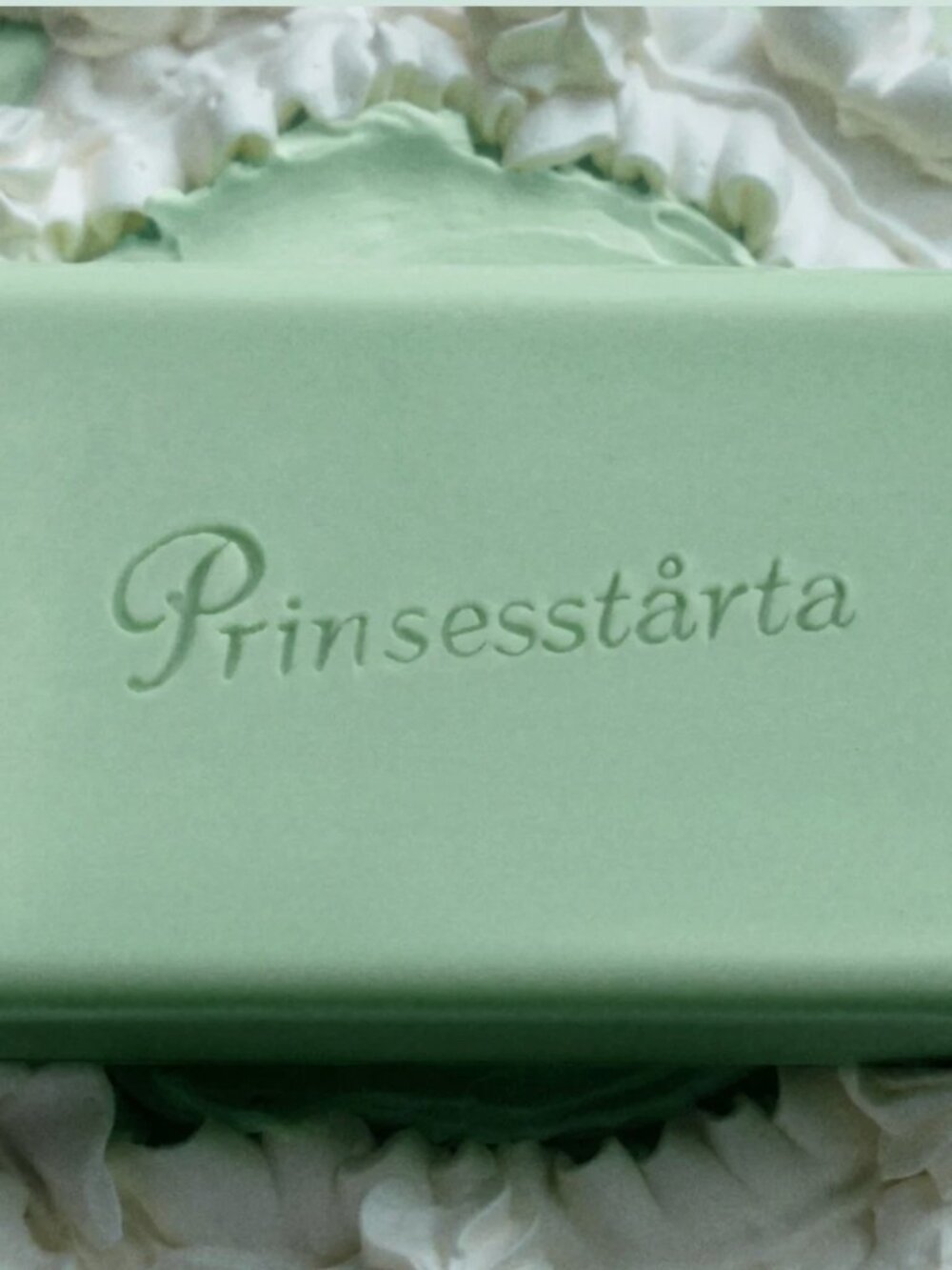 FLAMINGO ESTATE Prinsesstårta Milk Bar Soap 5oz. NIB - Picture 3 of 3